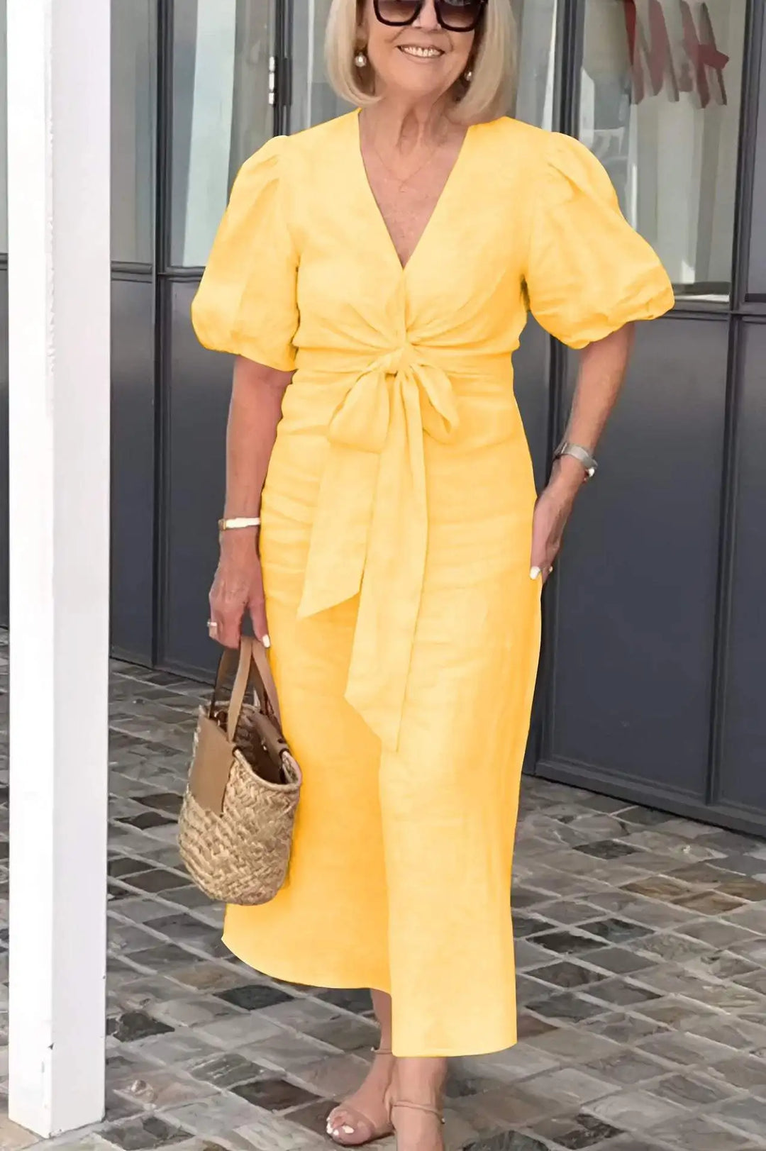 LYNORA | Elegante Abito Midi con Scollatura a V