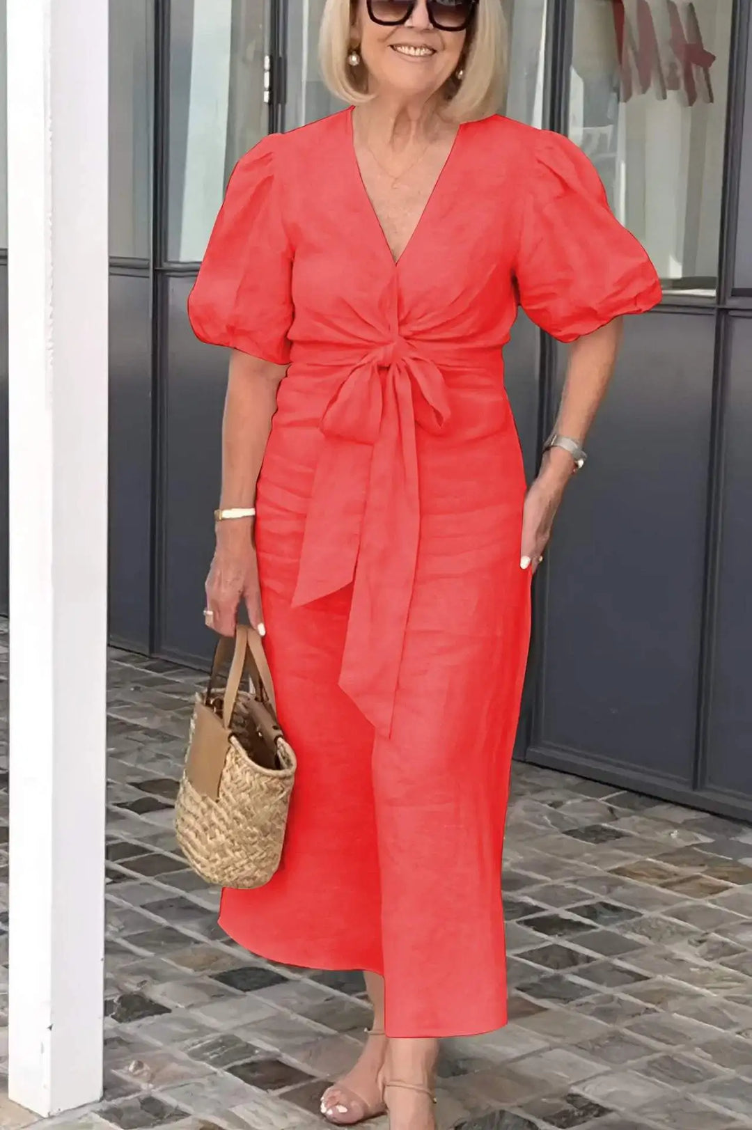 LYNORA | Elegante Abito Midi con Scollatura a V