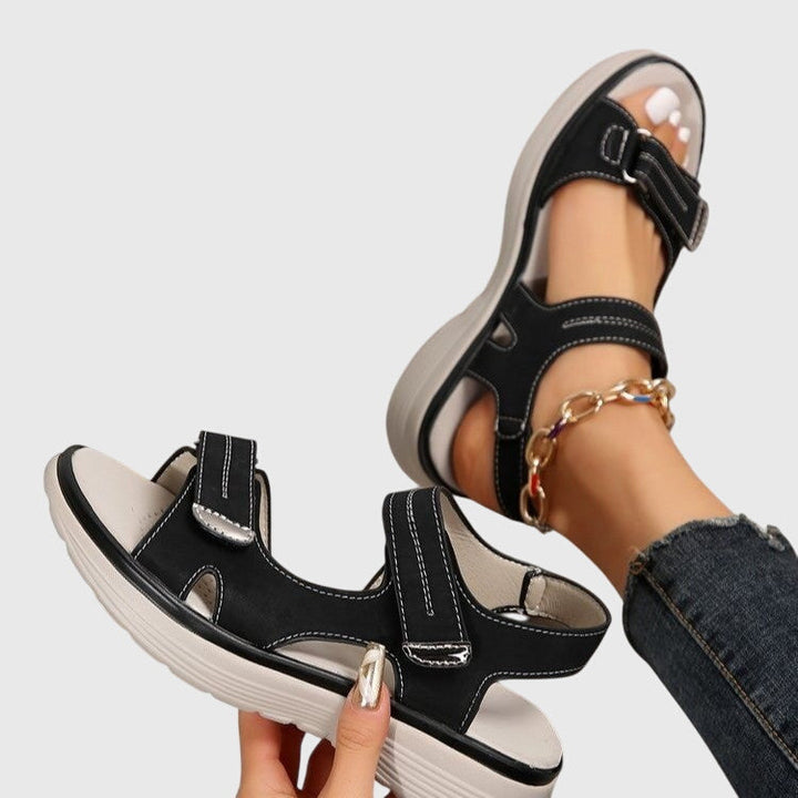 Calline - Sandali con Cinghia Regolabile e Comfort Ottimale